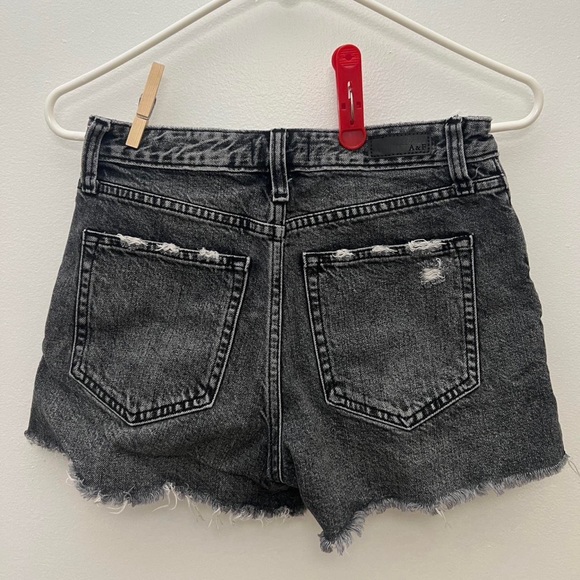 Abercrombie & Fitch Annie High Rise Shorts Distressed - Picture 3 of 3